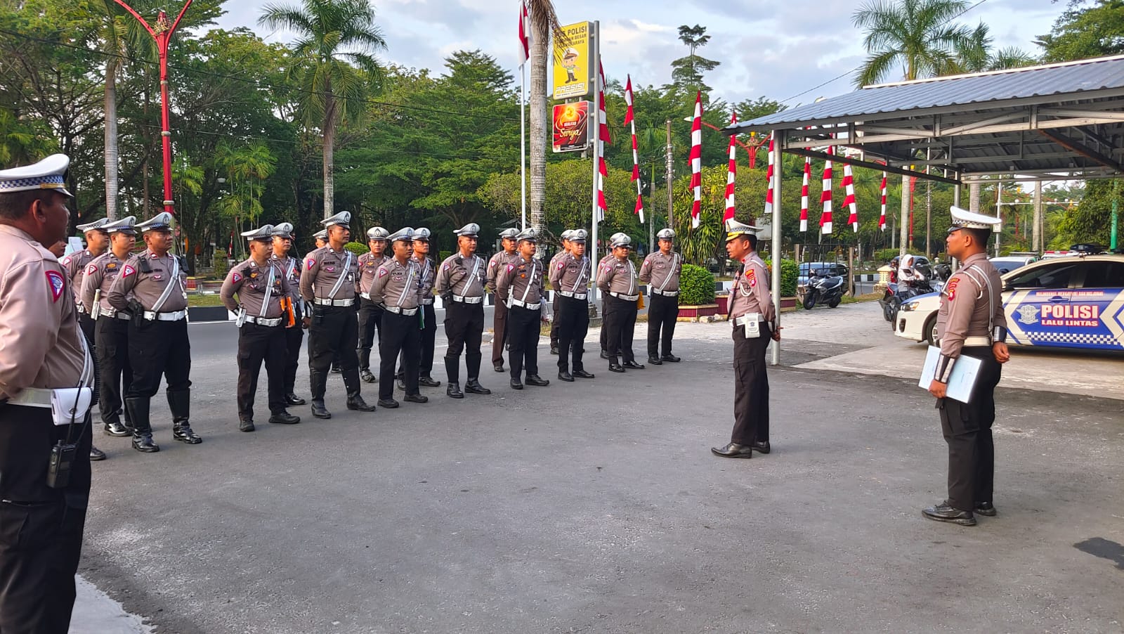 Siapkan Pelaksanaan Tugas, Kasatlantas Polresta Palangka Raya Pimpin Apel Pagi di Pospol Bunbes