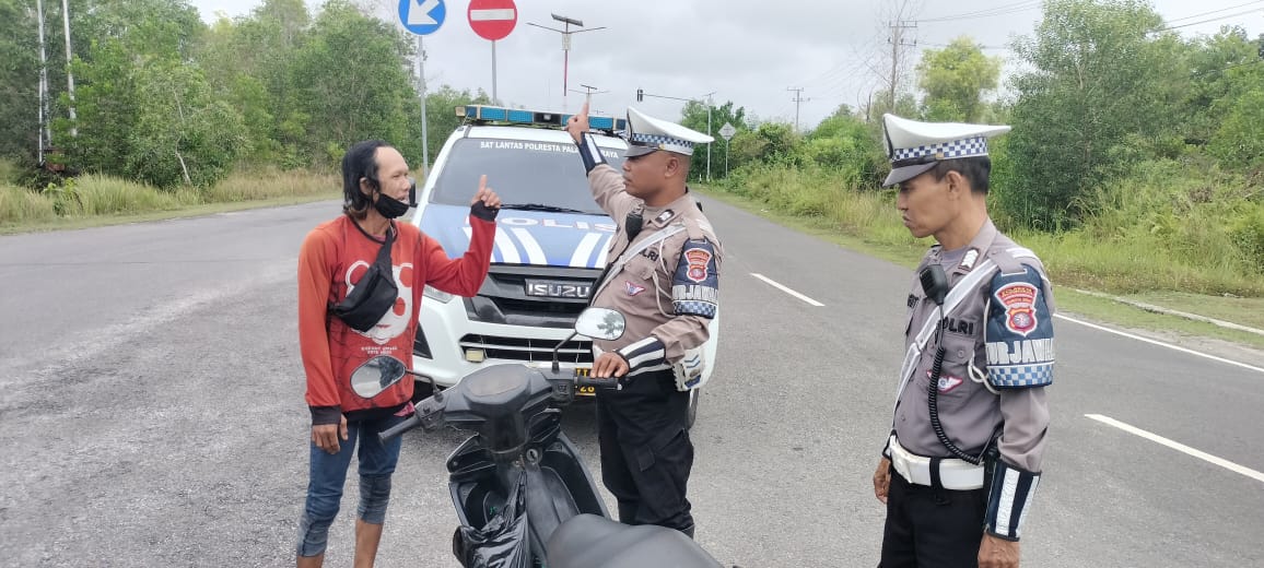 Satlantas Polresta Palangka Raya Lakukan Patroli Jalan Raya Cegah Gangguan Kamseltibcar Lalu Lintas