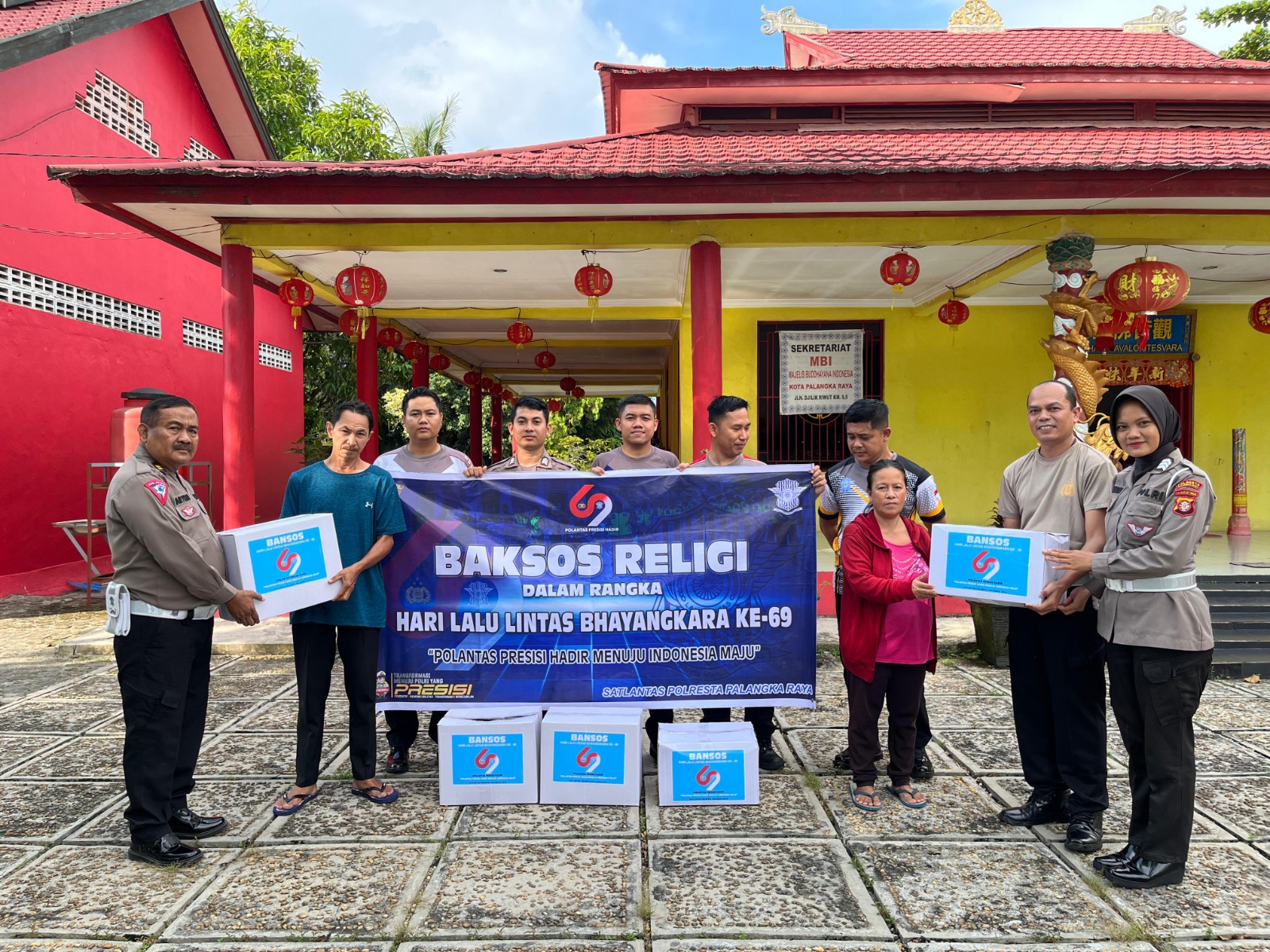 Sambut Hari Polantas ke-69, Satlantas Polresta Palangka Raya Gelar Baksos Religi di Vihara Avalokitesvara Buddhayana