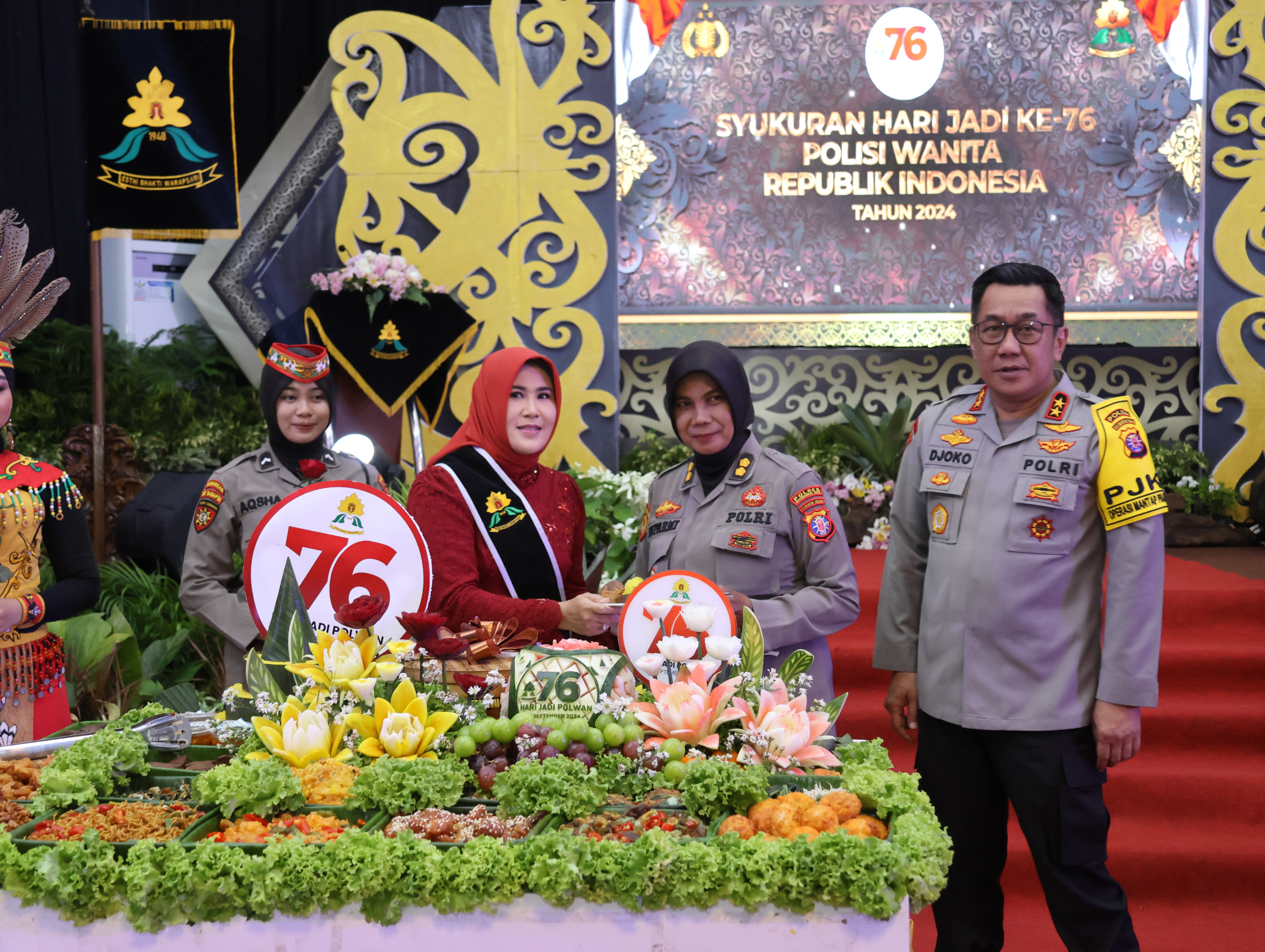 Syukuran Hari Polwan Ke-76, Kapolda Kalteng Beri Penghargaan 10 Polwan Berprestasi