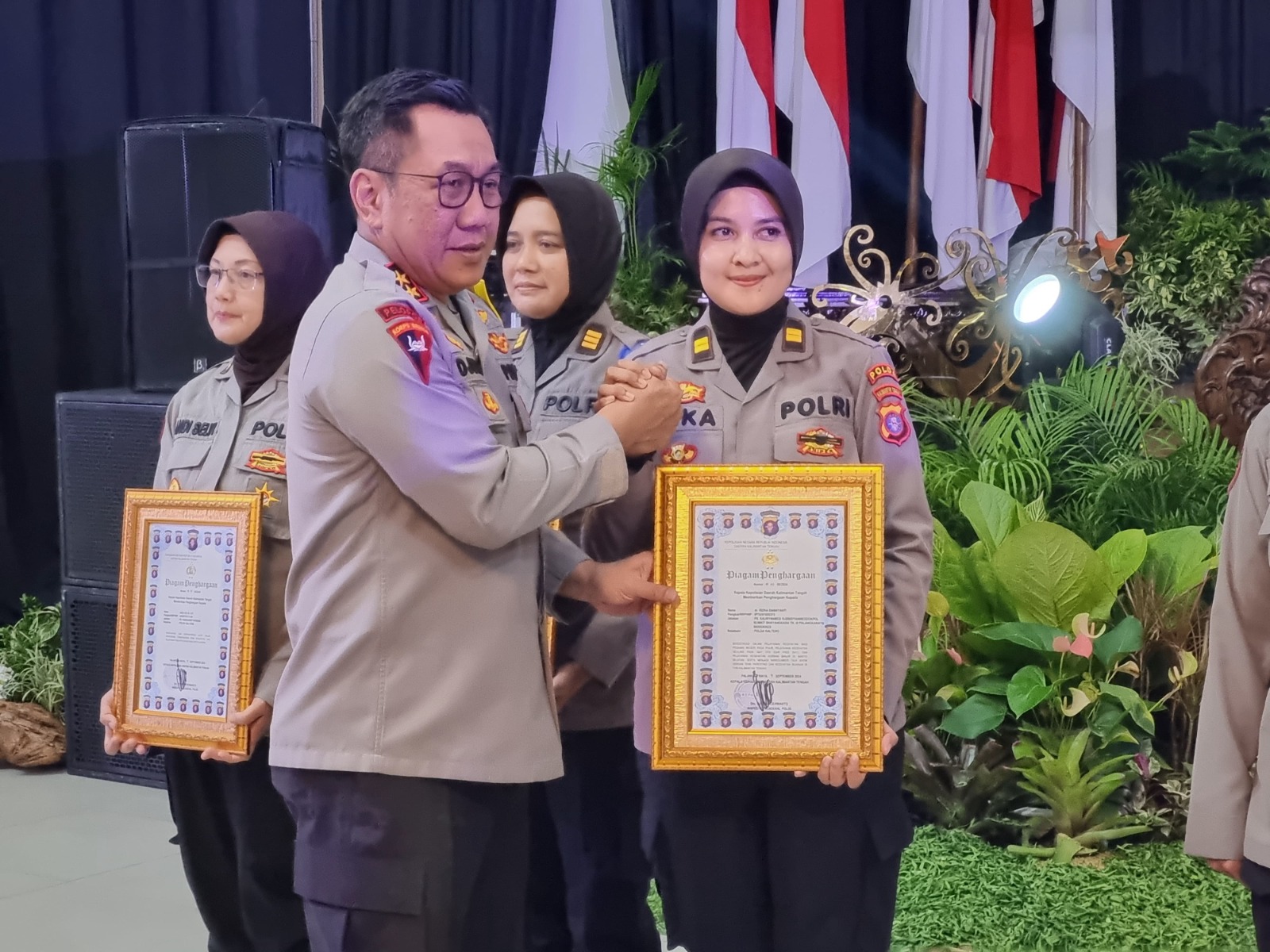 Raih Penghargaan Dari Kapolda Kalteng, Polwan Rumkit Bhayangkara Dinilai Berdedikasi