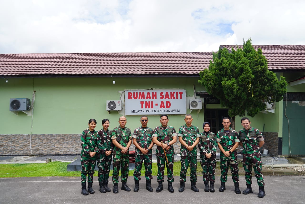 Danrem 102/Pjg Kunjungi Rumah Sakit TNI-AD, RS TK IV 12.07.03 Palangkaraya