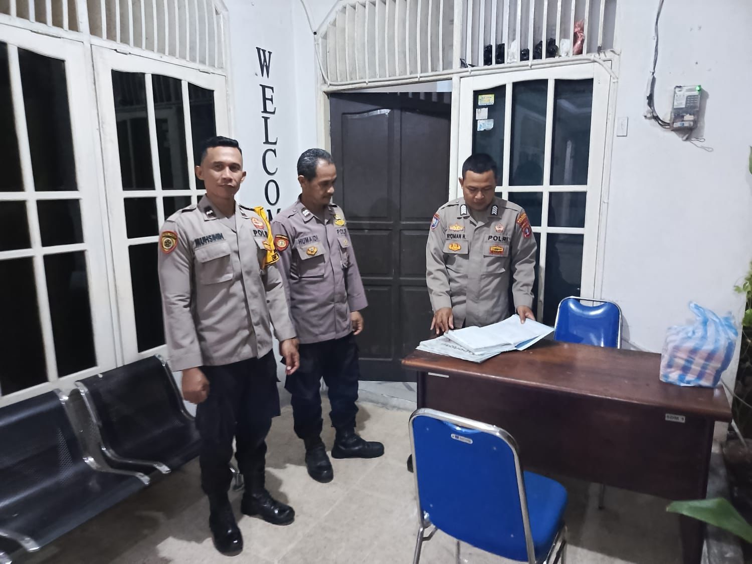 Anggota Polresta Palangka Raya Siaga dan Jaga Kantor Bawaslu