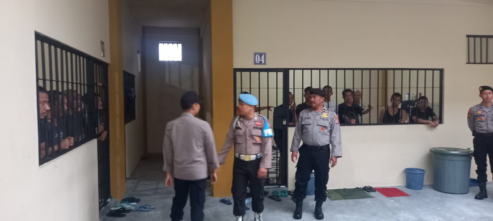 Personel Sattahti Polresta Palangka Raya Lakukan Pemeriksaan Rutin Kondisi Tahanan di Rutan