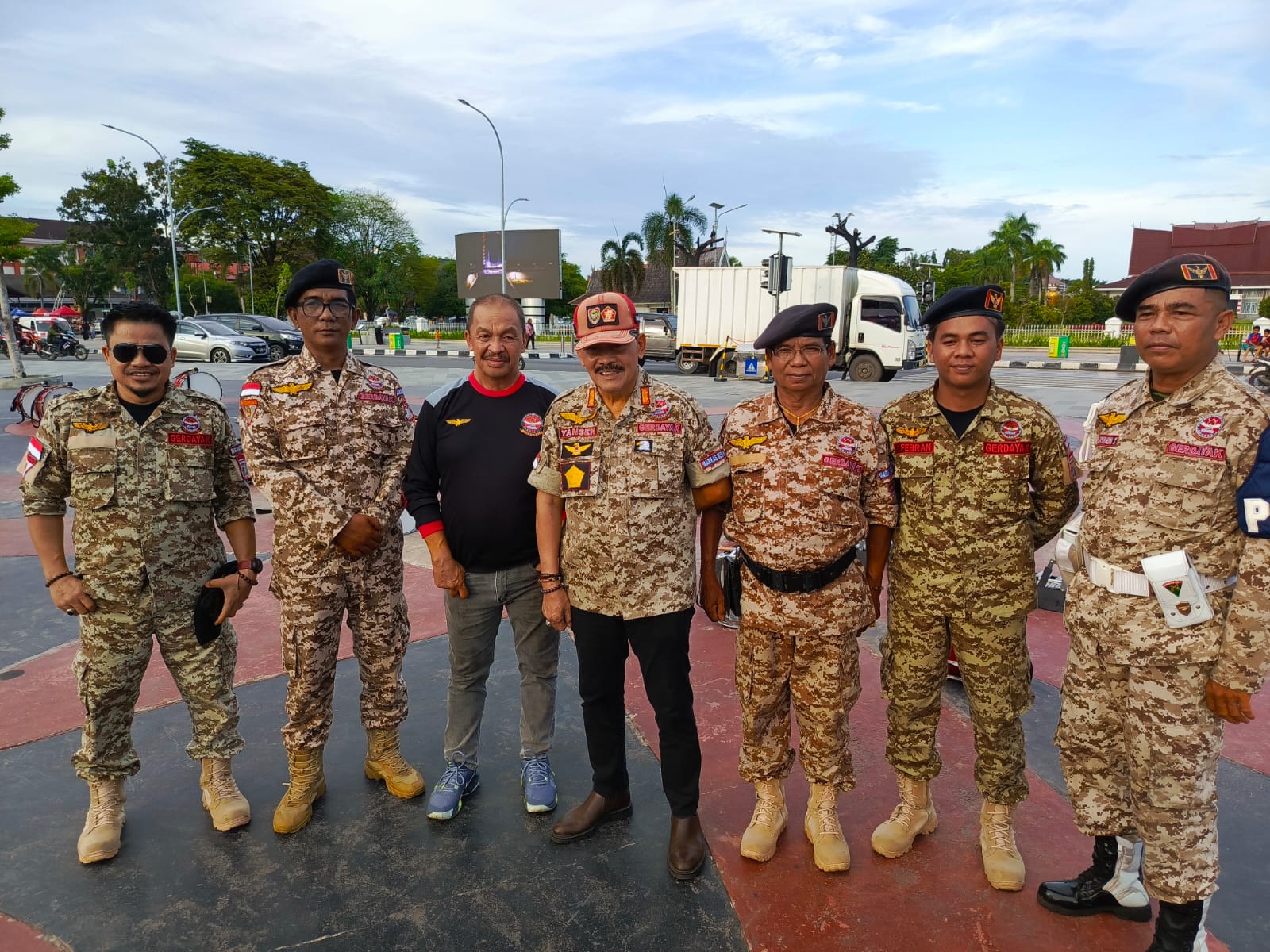 Ketum Gerdayak Yansen A. Binti Pimpin Langsung Kegiatan Drumband dan Kirab Gerdayak, Wujudkan Pemuda Dayak yang Berintegritas