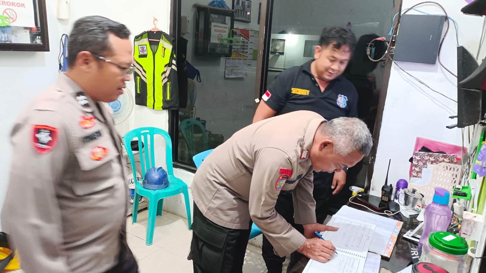 Polsek Bukit Batu Sambangi Tip Top Gasindo untuk Berikan Imbauan Kamtibmas