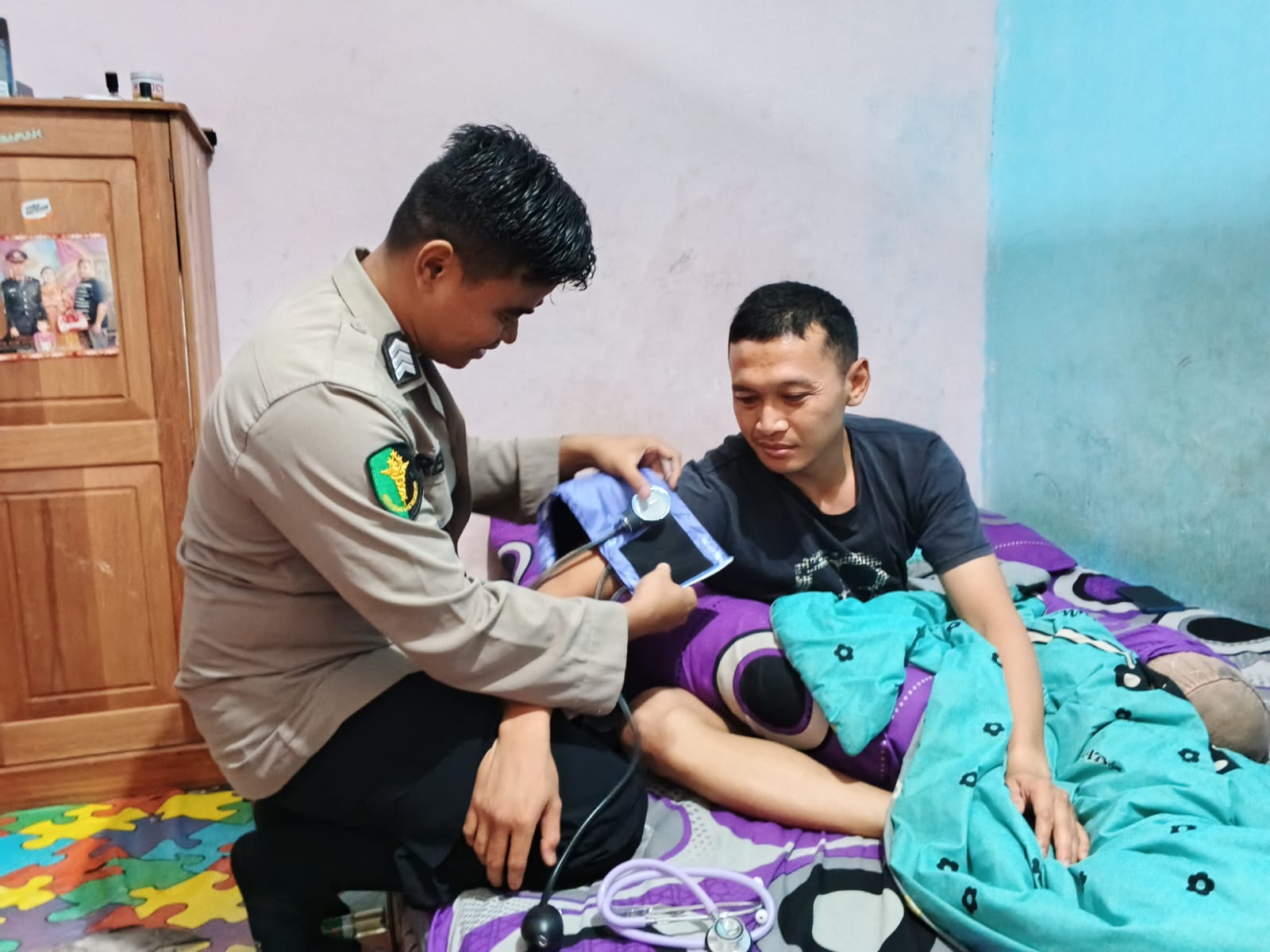 Seksi Dokkes Polresta Palangka Raya Home Visit ke Rumah Personel yang Sakit