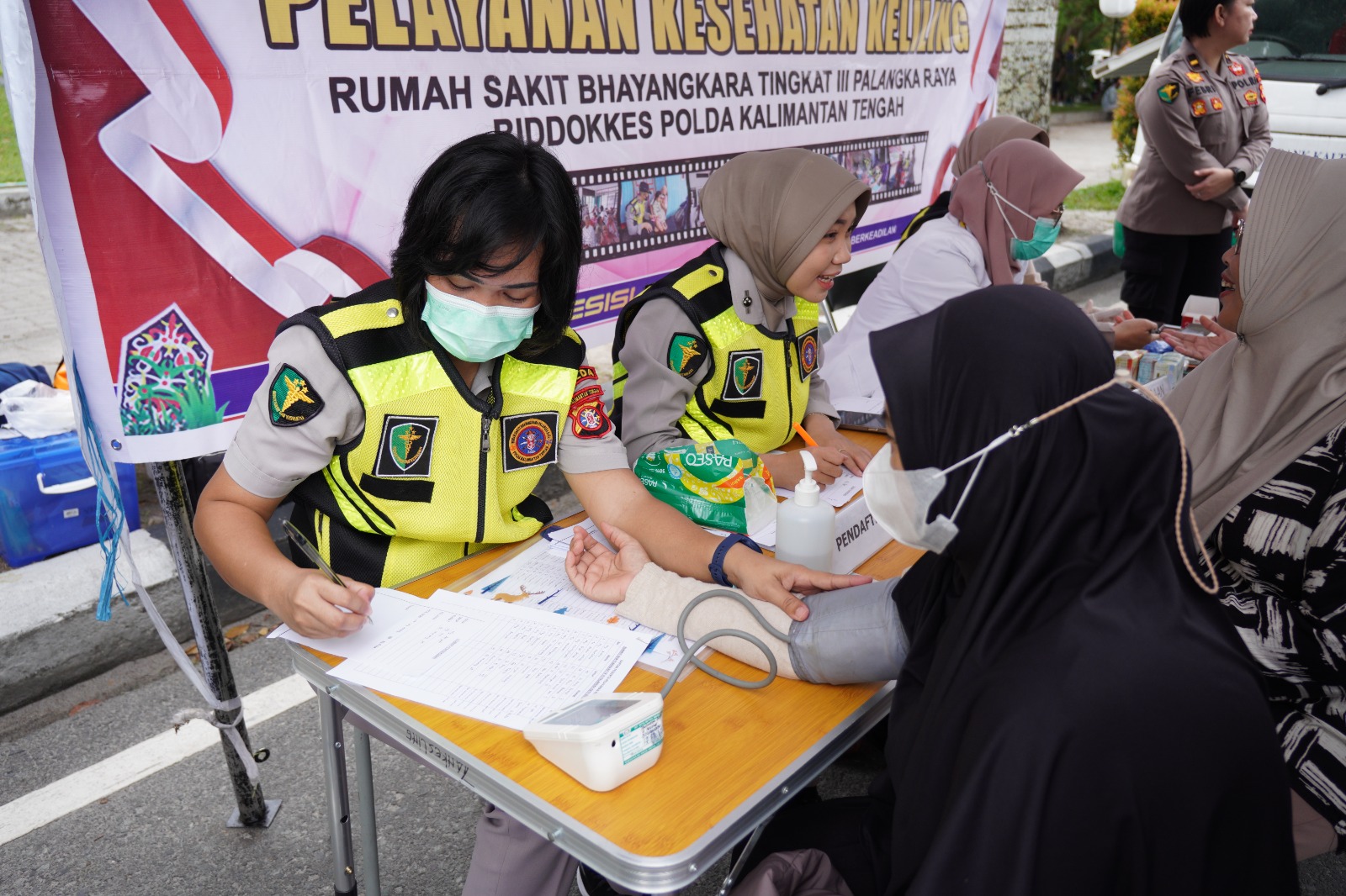 Diminati Seluruh Kelompok Umur, Rumkit Bhayangkara Polda Kalteng Dekatkan Layanan Kesehatan Lewat CFD