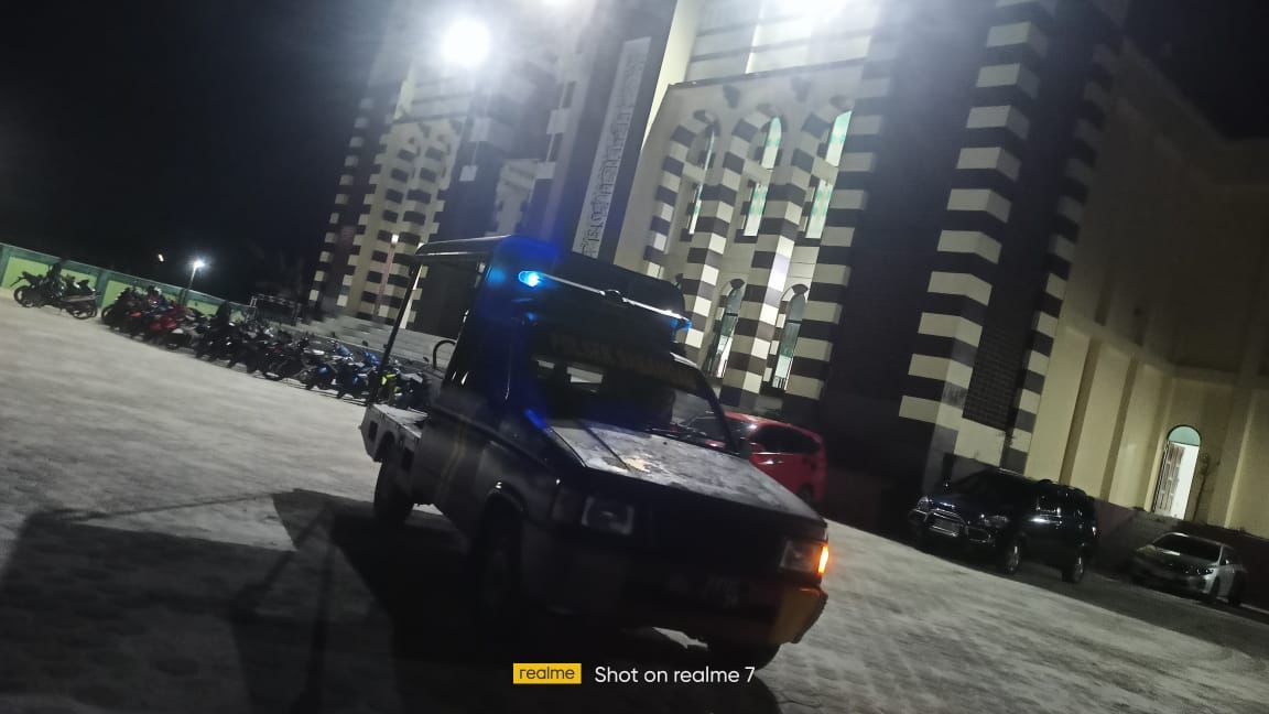 Polsek Sabangau Jaga Kelancaran di Masjid Kubah Hijau Saat Sholat Isya dan Tarawih