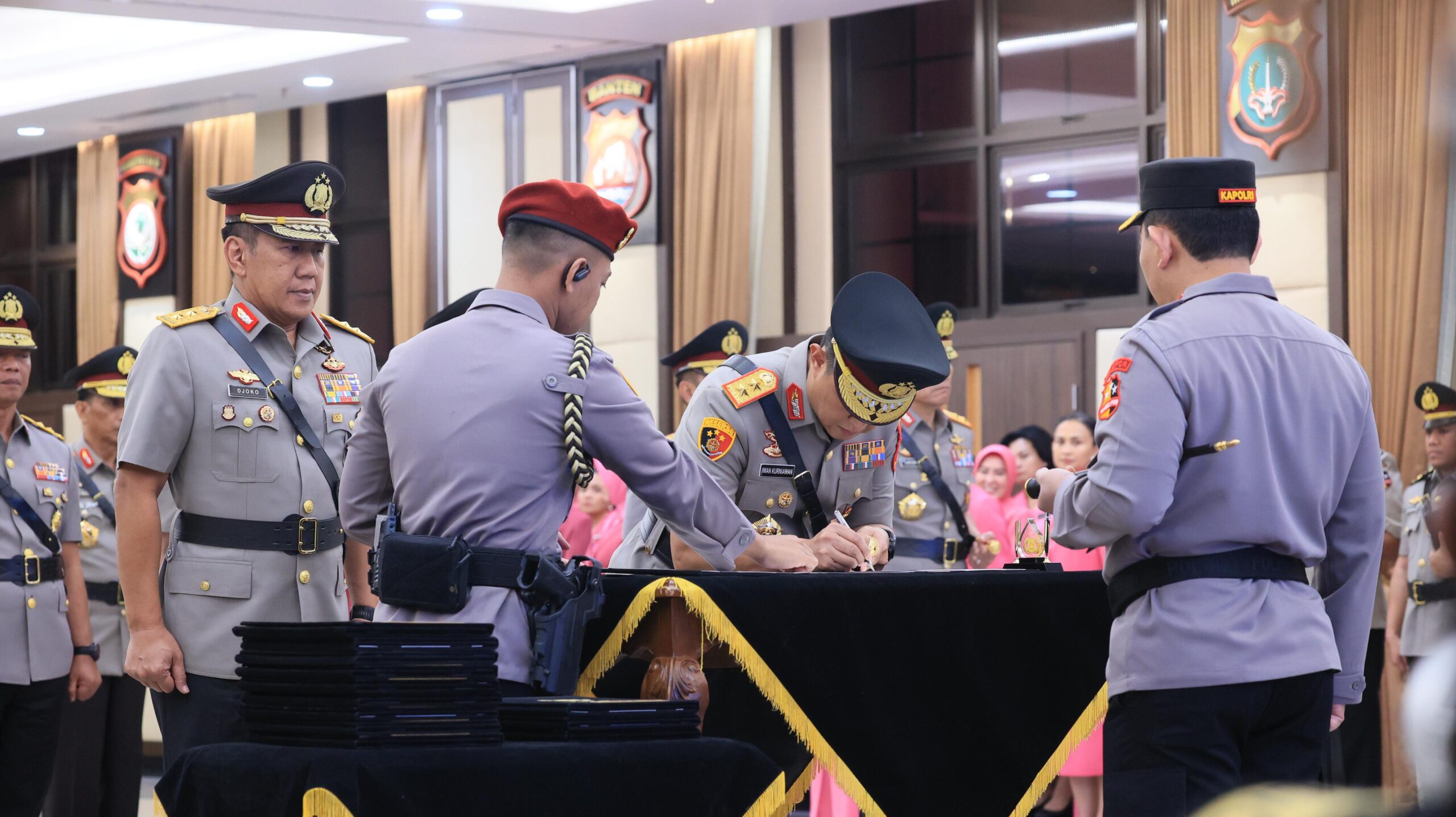 Sertijab dipimpin Kapolri, Irjen Iwan Kurniawan Resmi Jabat Kapolda Kalteng