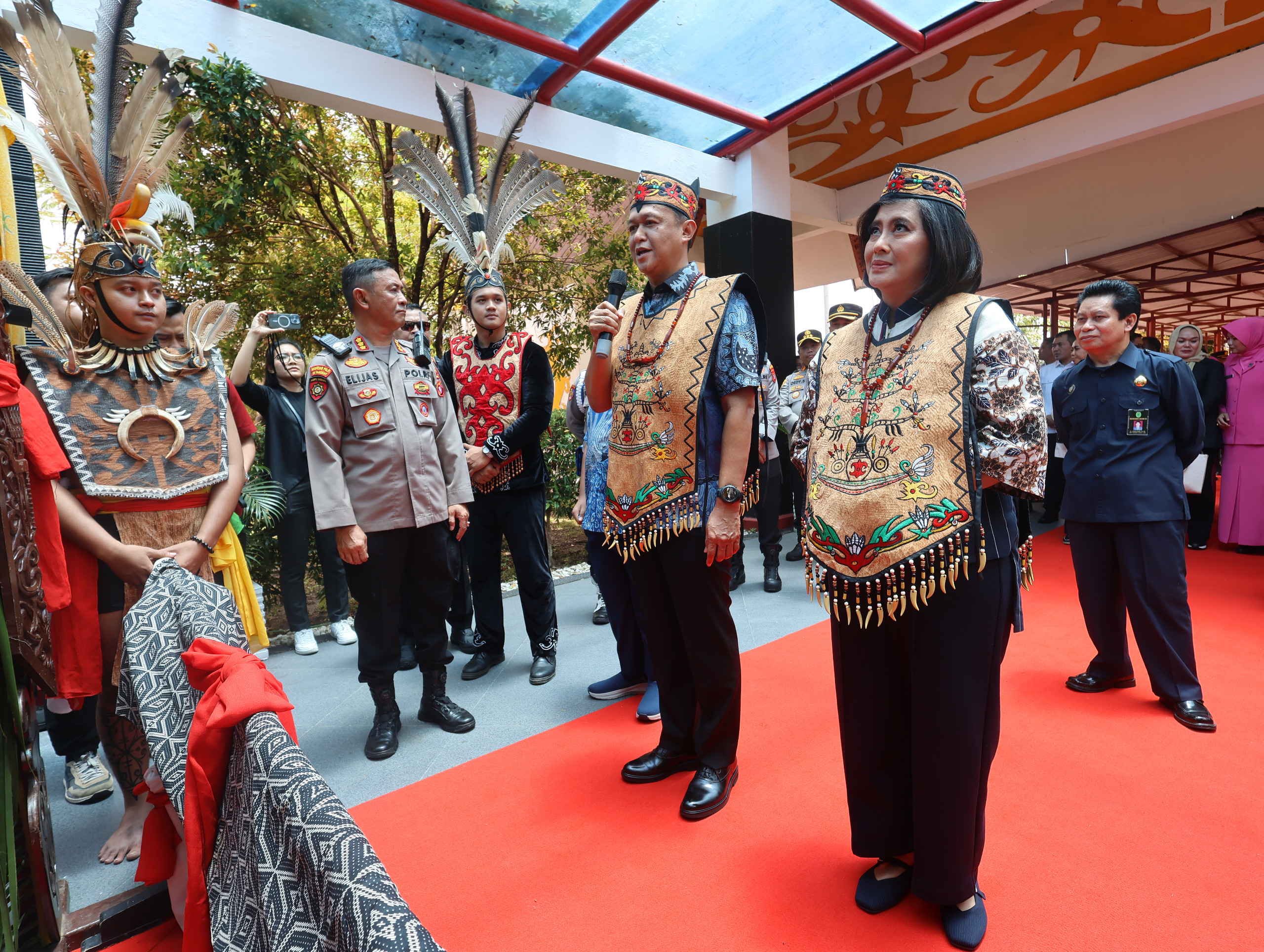 Prosesi Adat Potong Pantan, Sambut Kedatangan Kapolda Kalteng Baru di Bumi Tambun Bungai