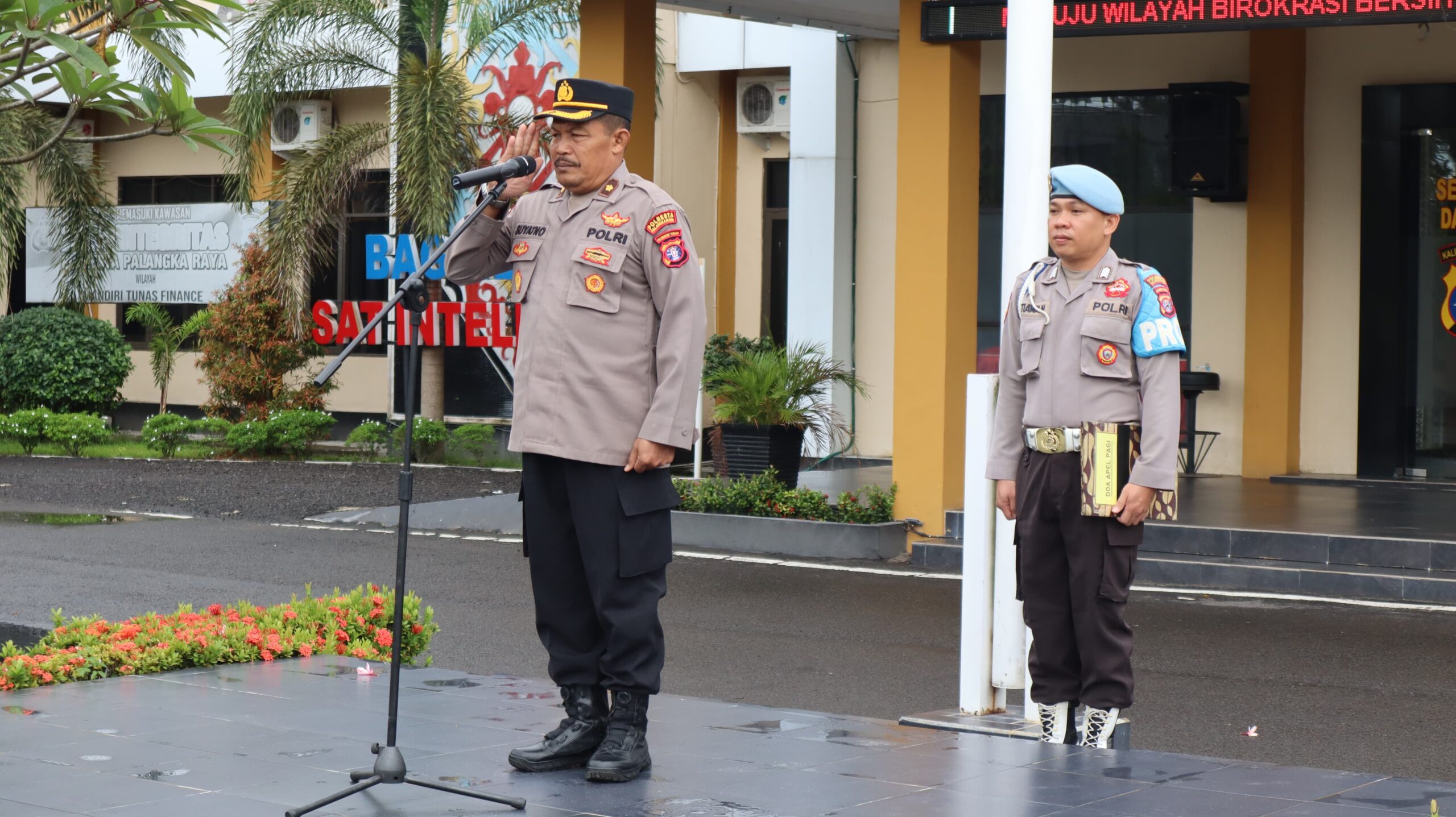 Amanat Apel Pagi, Kabag SDM Polresta Palangka Raya Atensikan Penerapan SOP saat Bertugas
