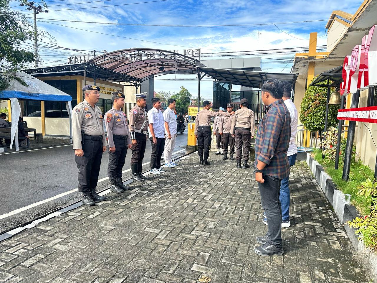 Serah Terima Jaga, Kanit 1 SPKT dan Personel Polresta Palangka Raya Siap Optimalkan Tugas
