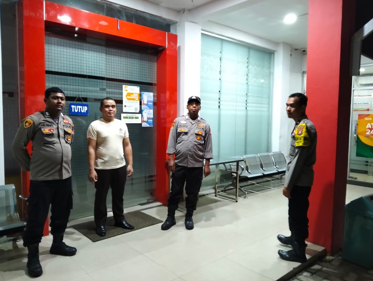 Polsek Bukit Batu Jaga Keamanan Kantor Perbankan, Sambangi Bank Kalteng Tangkiling