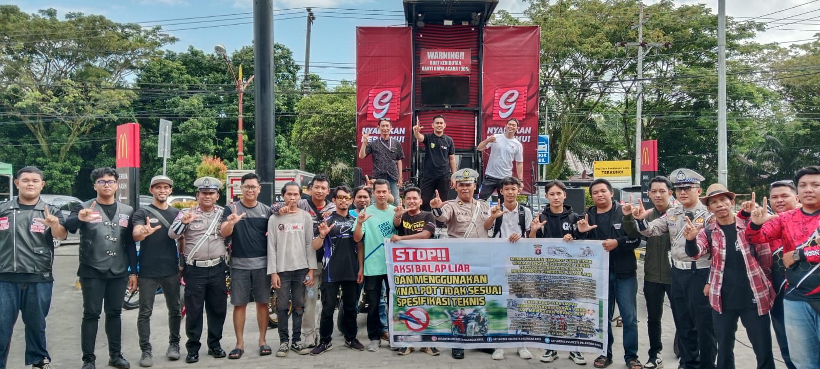 Satlantas Polresta Palangka Raya Sosialisasikan Etika Berlalu Lintas ke Komunitas Roda Dua