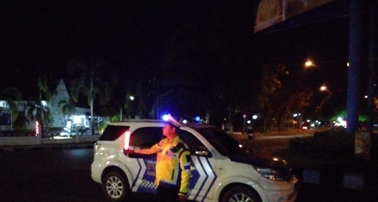 Cegah Gangguan Kamseltibcarlantas, Anggota Satlantas Polresta Palangka Raya Patroli ke Bundaran Kecil