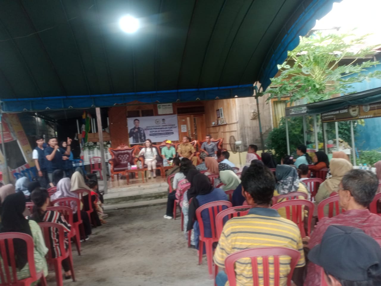 Hadir di Tengah Masyarakat, Polsek Sabangau Jaga Kamtibmas Saat Sosialisasi Undang-Undang Penyiaran