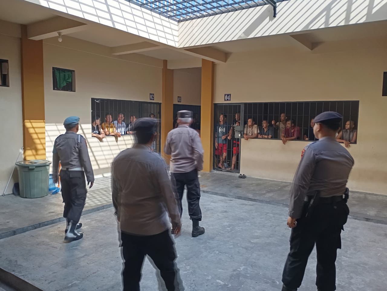 Personel Sattahti Polresta Palangka Raya Cek Rutin Tahanan, Pastikan Keamanan dan Kesehatan Terjaga