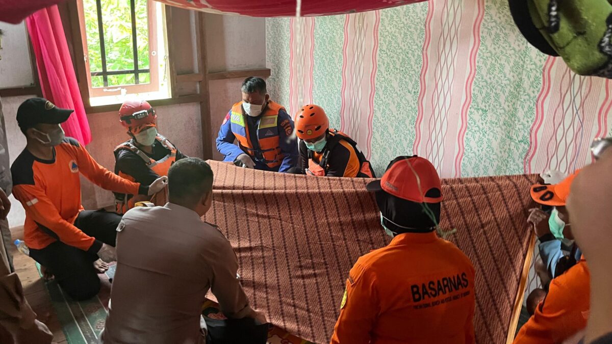 2 HARI PENCARIAN, TIM SAR GABUNGAN TEMUKAN WARGA PILANG YANG TENGGELAM DI SUNGAI KAHAYAN