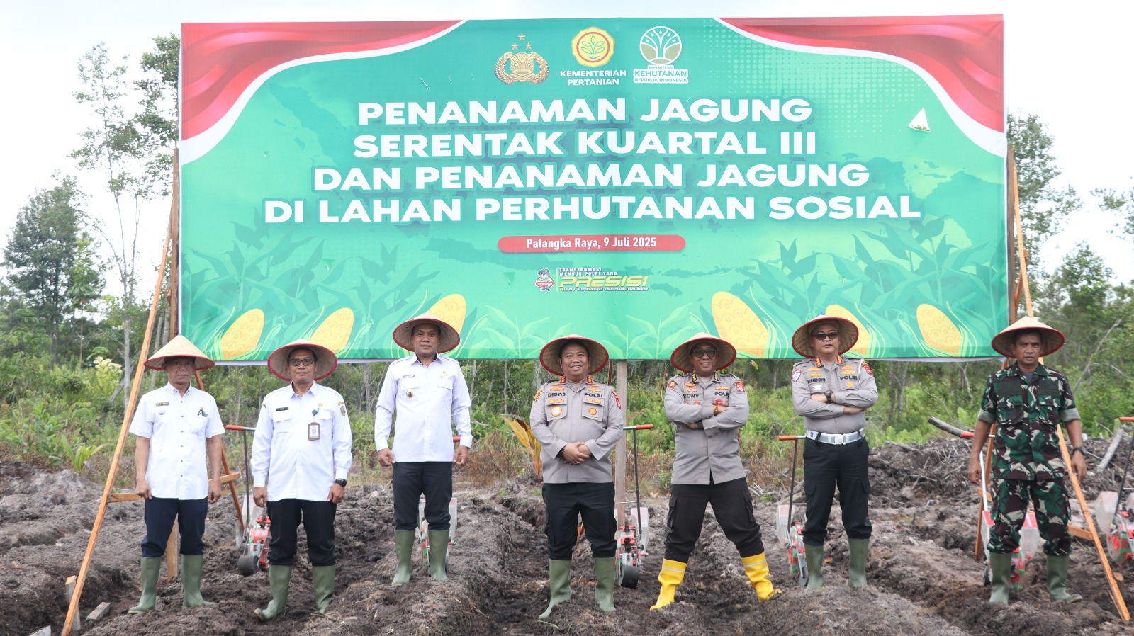 Sukseskan Ketahanan Pangan Nasional, Polda Kalteng dan Polresta Palangka Raya Tanam Jagung di Rakumpit