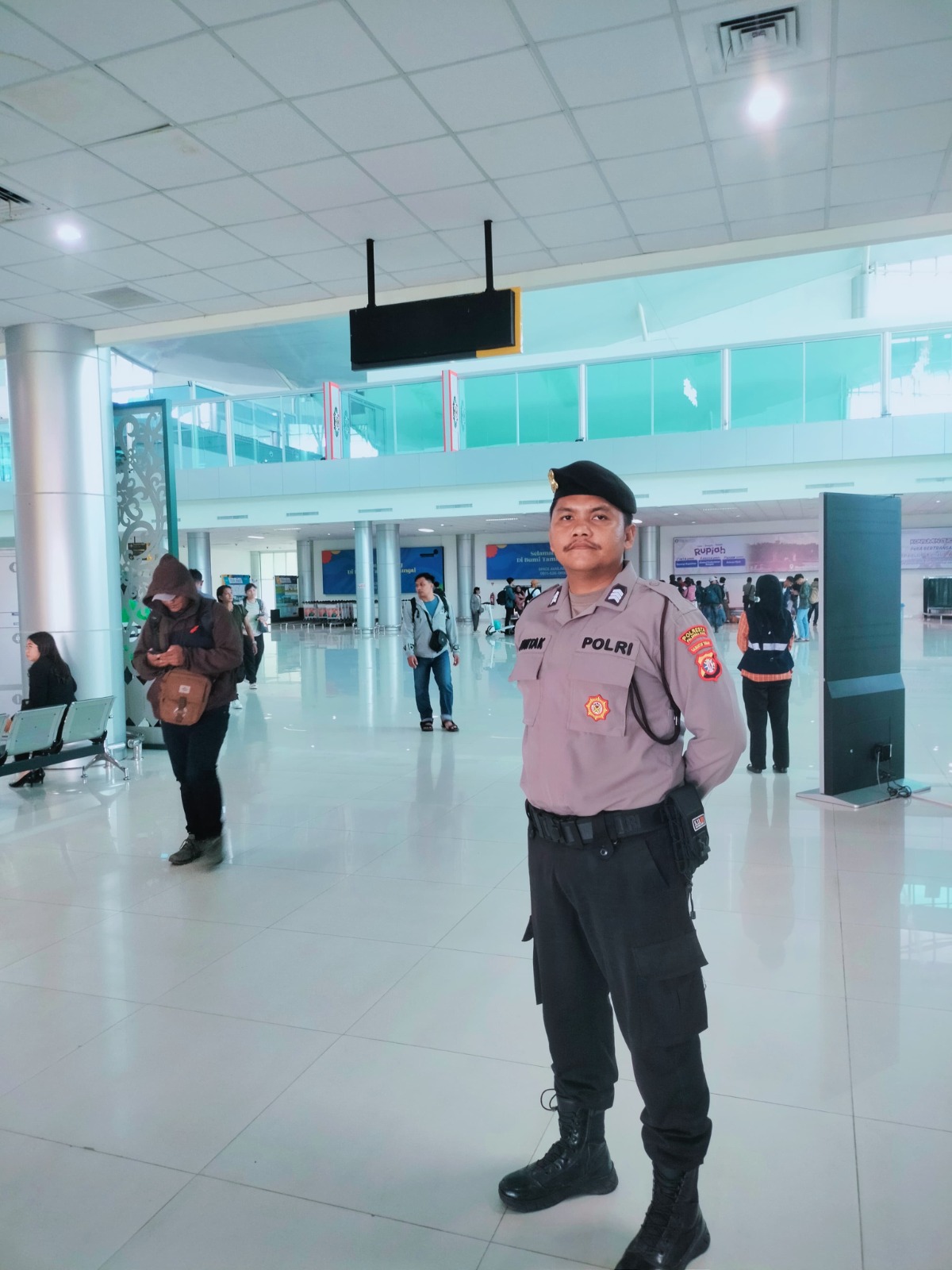 Personel Pos Pam Bandara Tjilik Riwut Kawal Keamanan Aktivitas Penerbangan, 2.036 Penumpang Dilayani