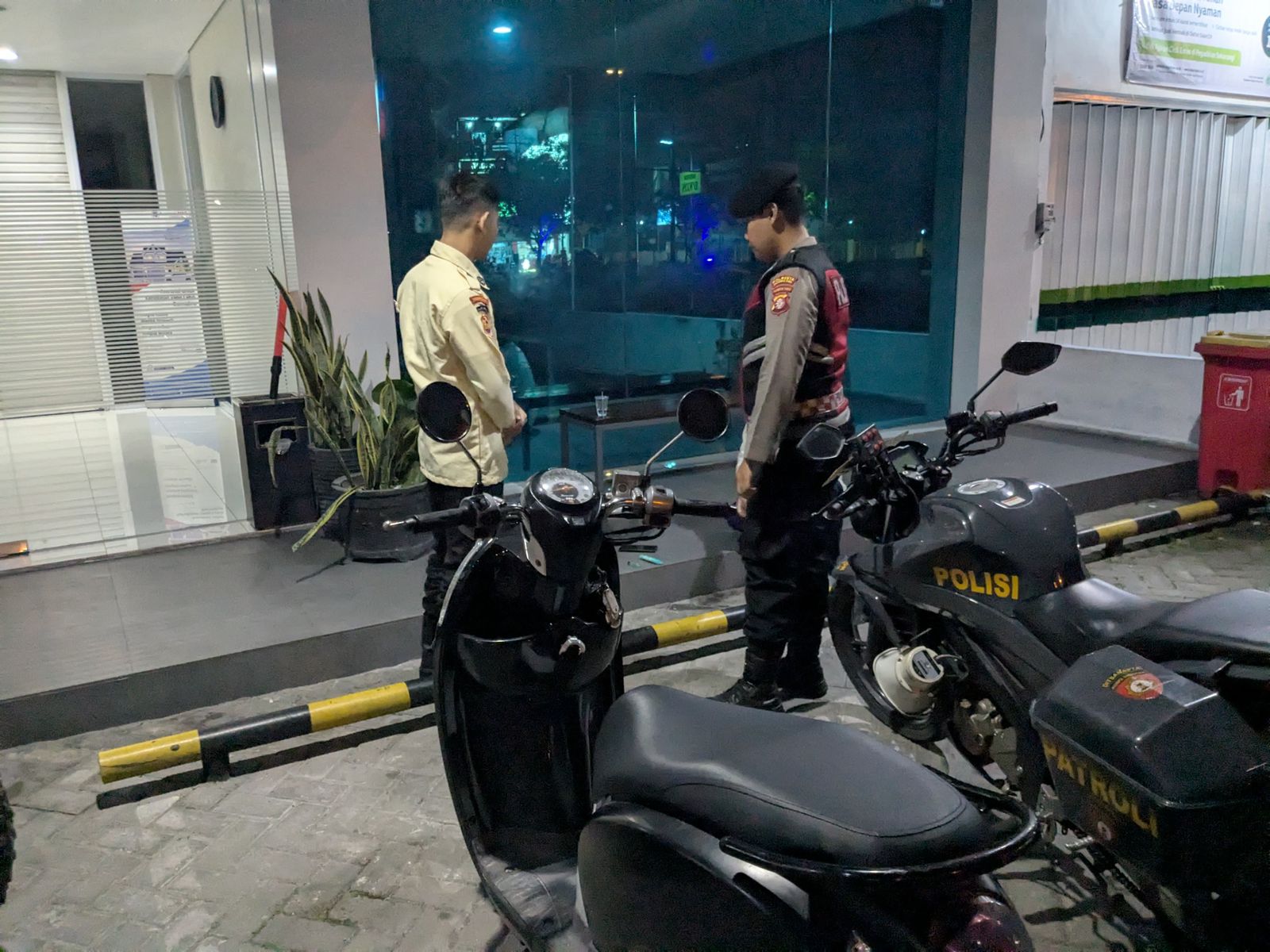 Satsamapta Polresta Palangka Raya Sampaikan Imbauan Kamtibmas di Bank Panin