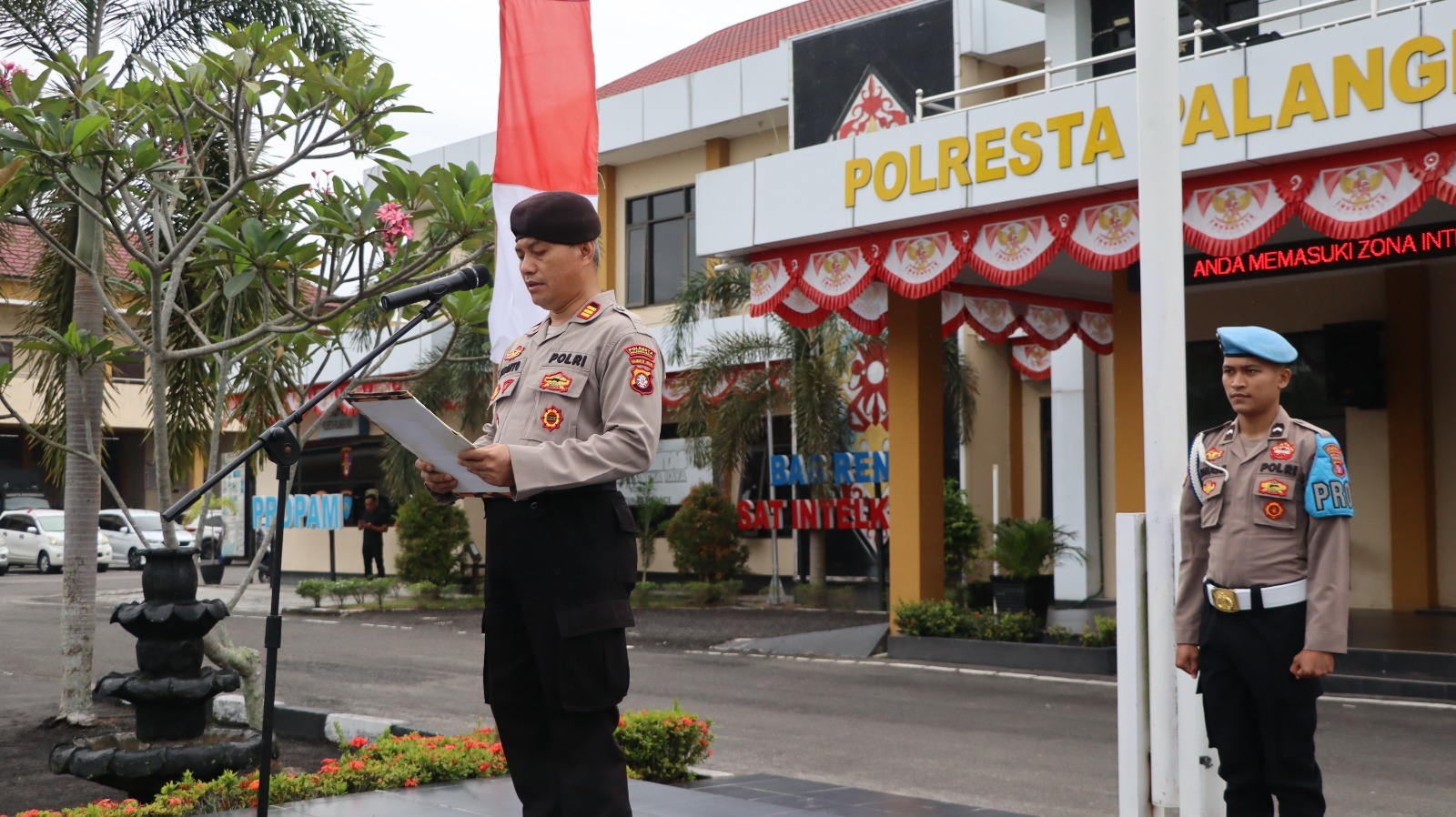 Tadi, Kasatpamobvit Pimpin Apel Pagi di Mapolresta Palangka Raya
