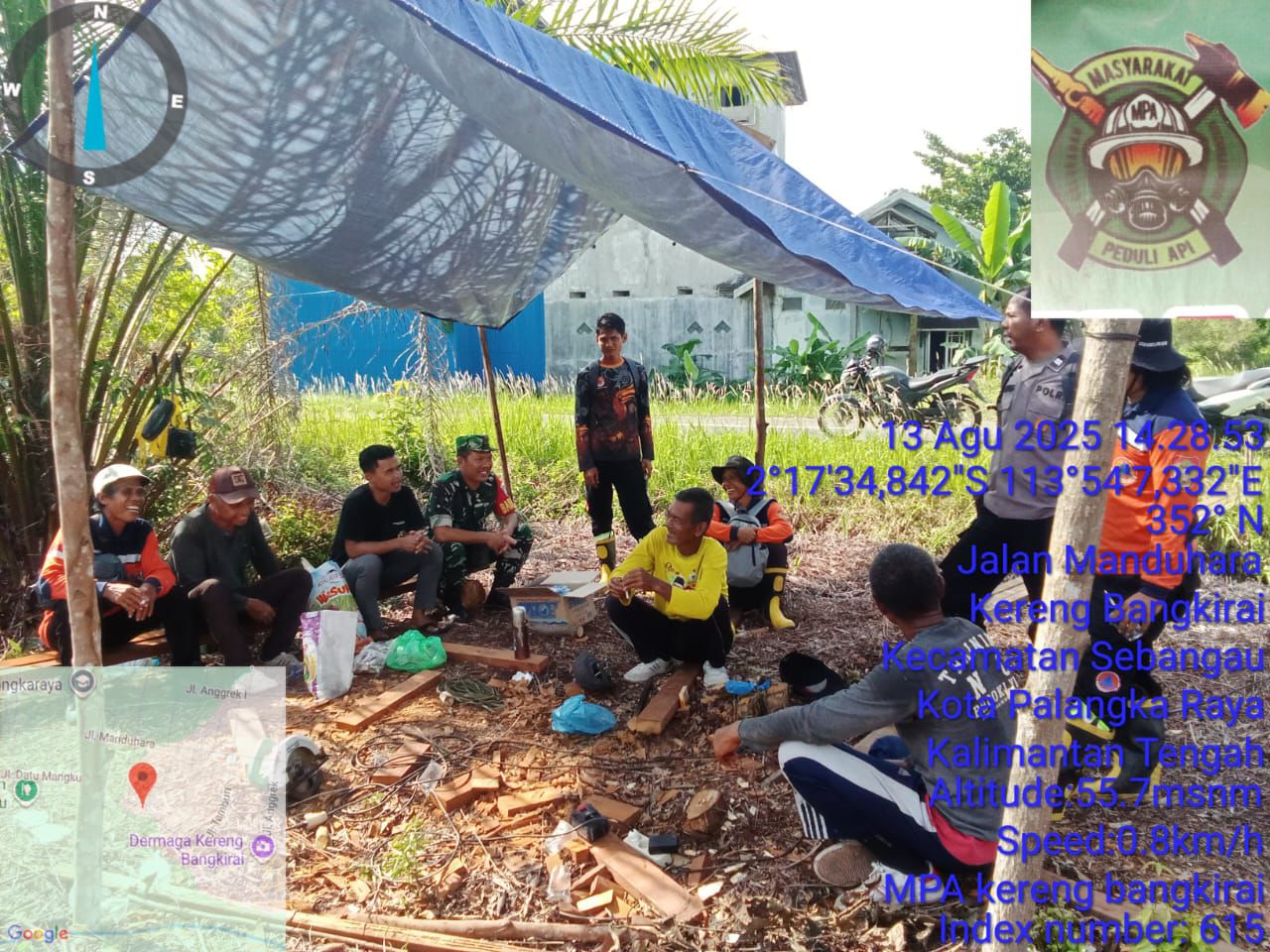 Personel Polsek Sabangau Dampingi MPA Kelurahan Kereng Bangkirai Patroli Cegah Karhutla