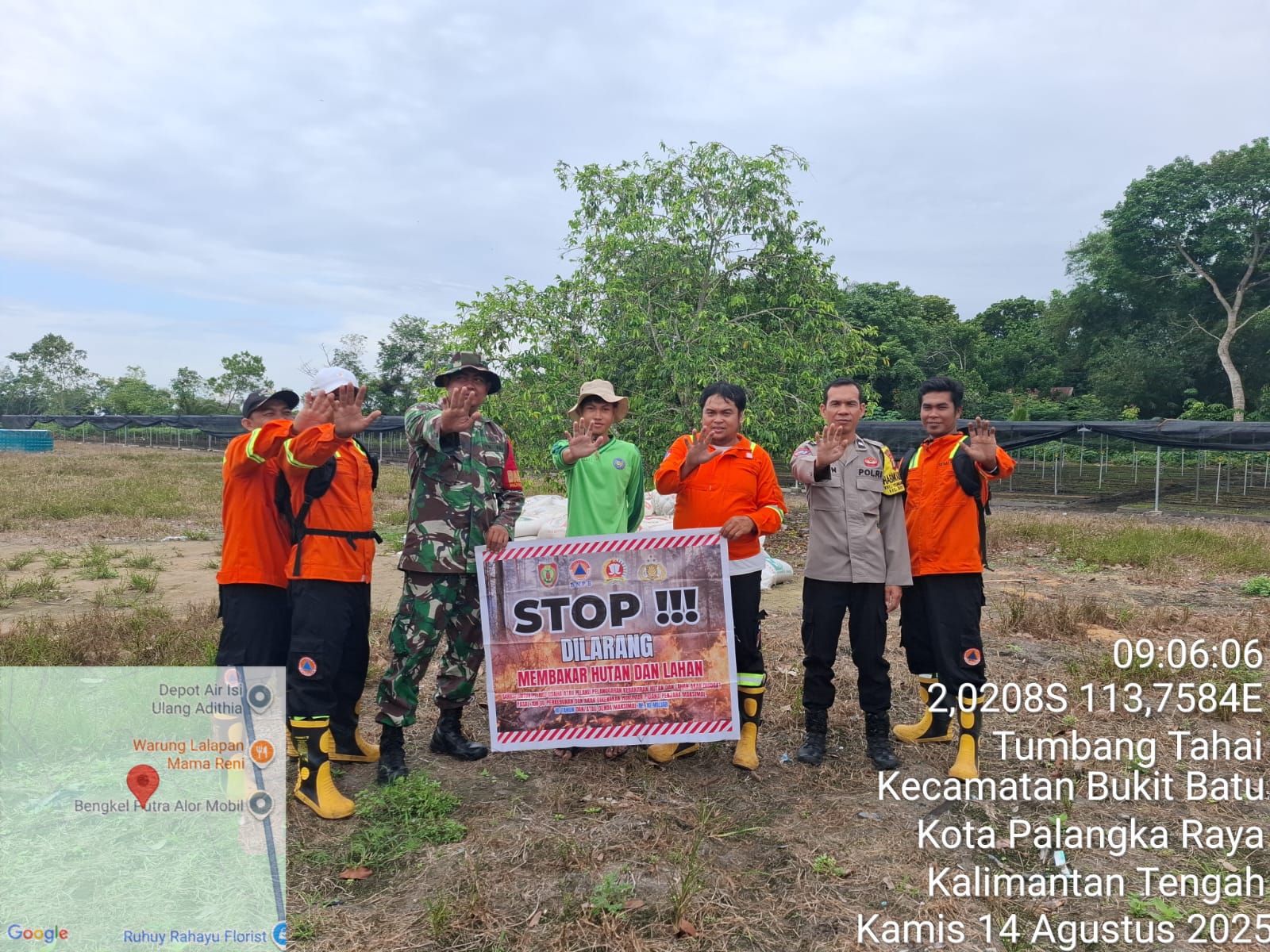 Bhabinkamtibmas Tumbang Tahai Dampingi Satgas Karhutla Lakukan Patroli dan Sosialisasi