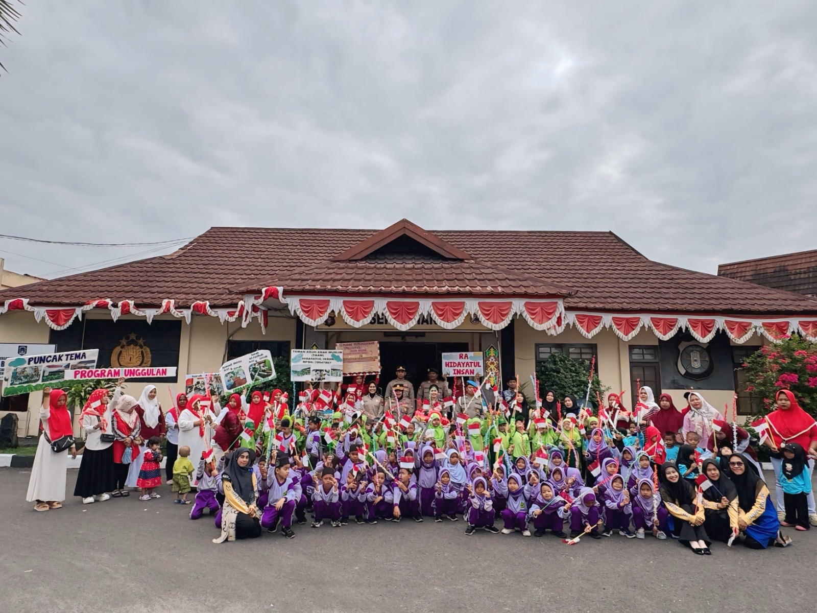 Polsek Pahandut Gelar Kegiatan Ramah Anak Sambut HUT RI ke-80