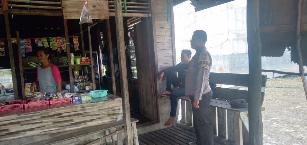 Cegah Tindakan Premanisme, Polsek Rakumpit Sebarkan Nomor Pengaduan Masyarakat di Petuk Barunai