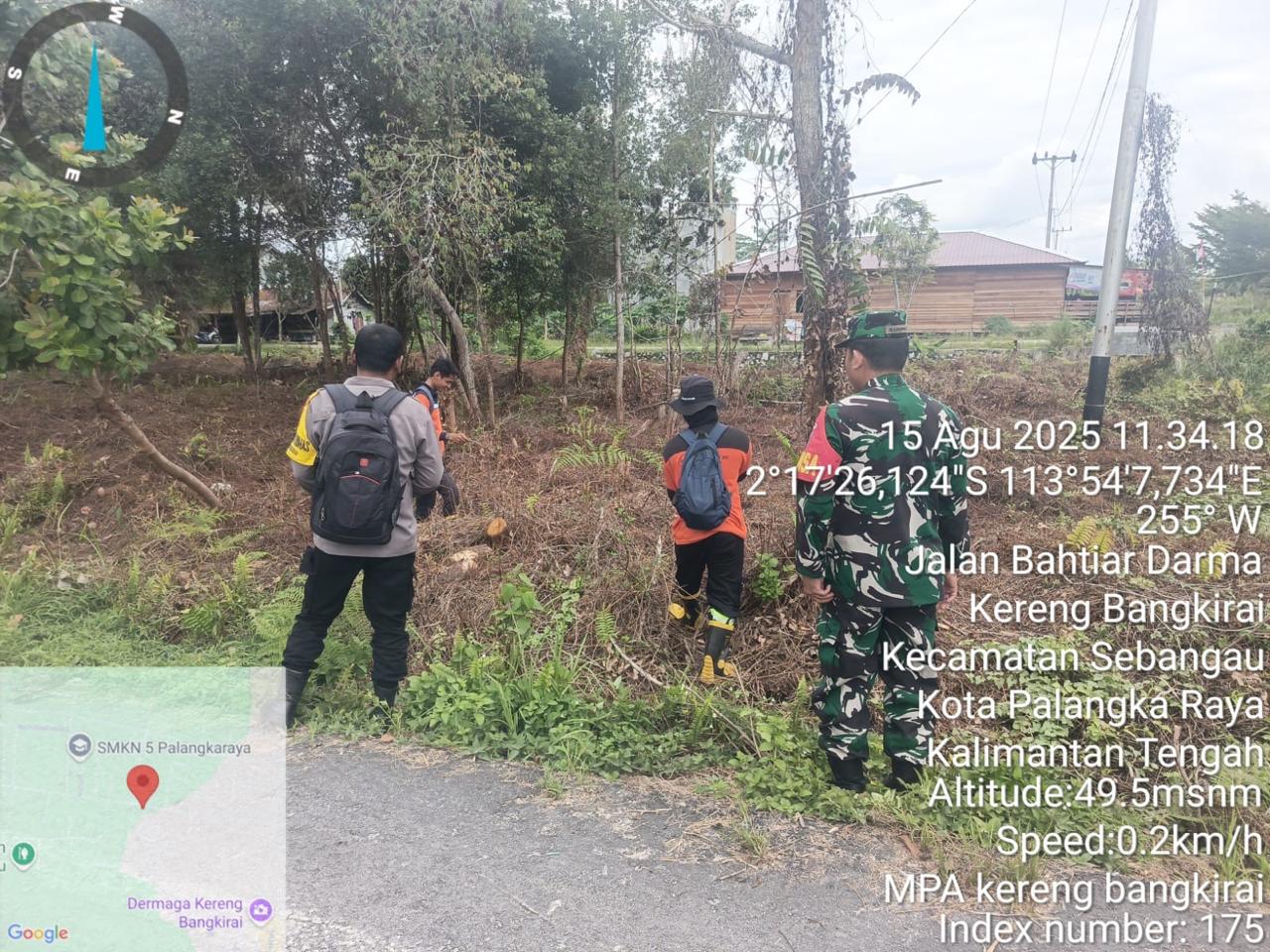 Bhabinkamtibmas Kelurahan Kereng Bangkirai Dampingi MPA Patroli Cegah Karhutla