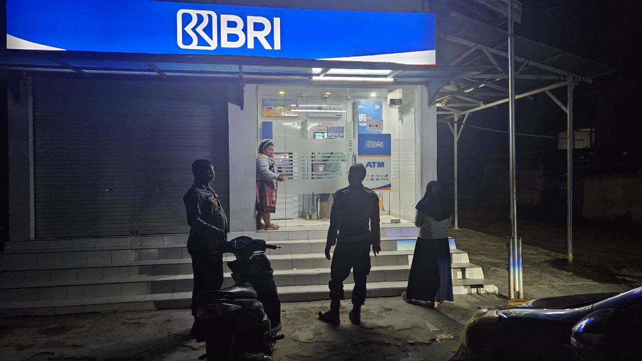 Pantau Keamanan Perbankan, Polsek Bukit Batu Gelar Patroli Dialogis