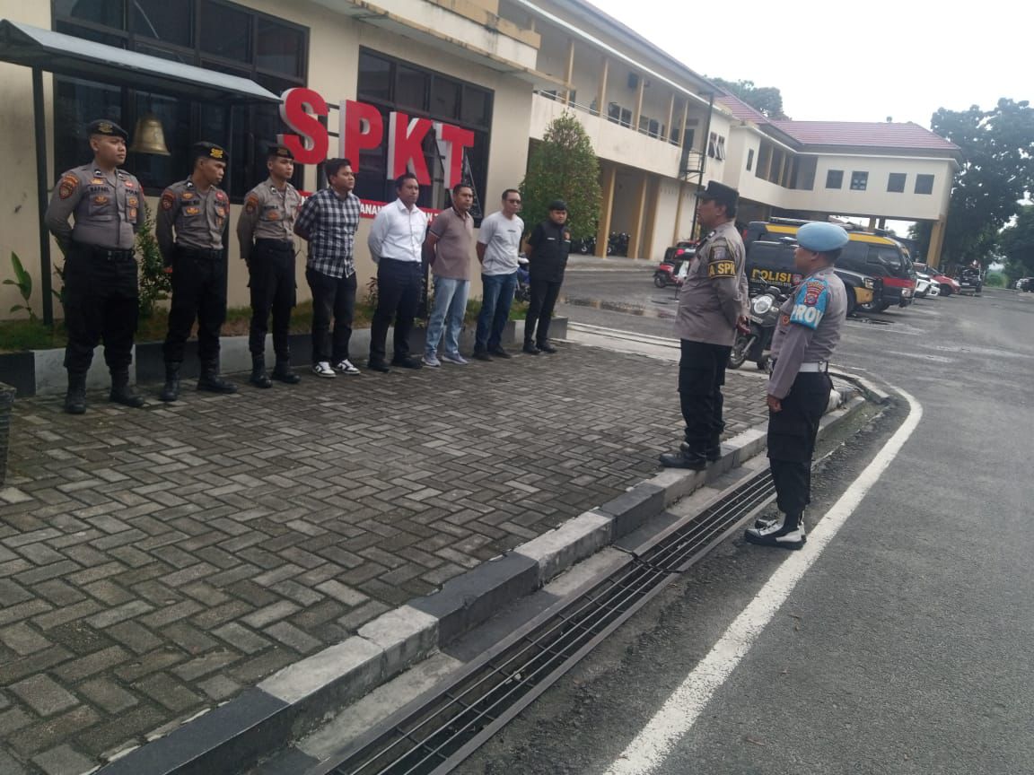 Maksimalkan Tugas Kepolisian, Kanit 1 SPKT Pimpin Serah Terima Jaga di Mapolresta Palangka Raya