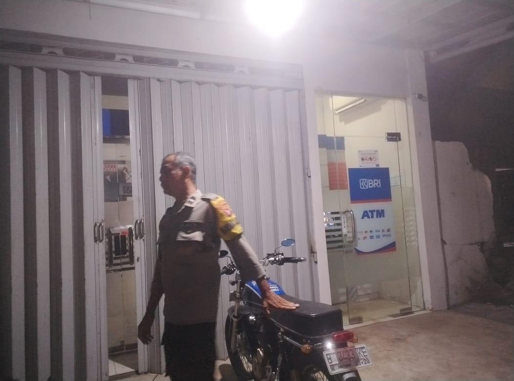 Datangi Kantor BRI Unit Kalampangan, Polsek Sabangau Sosialisasikan Layanan 110 kepada Satpam