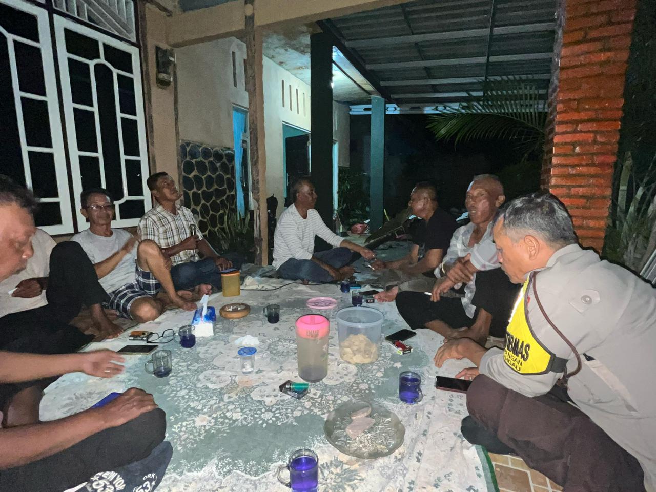 Hadir di Tengah Warga Kalampangan, Polsek Sabangau Berikan Rasa Aman pada Momen Kemerdekaan