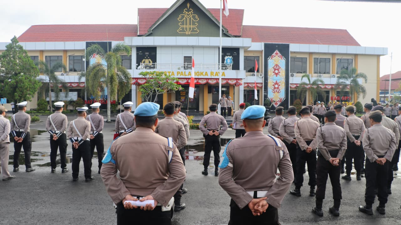 Gelar Apel Pagi, Polresta Palangka Raya Siapkan Personel Sebelum Laksanakan Tugas