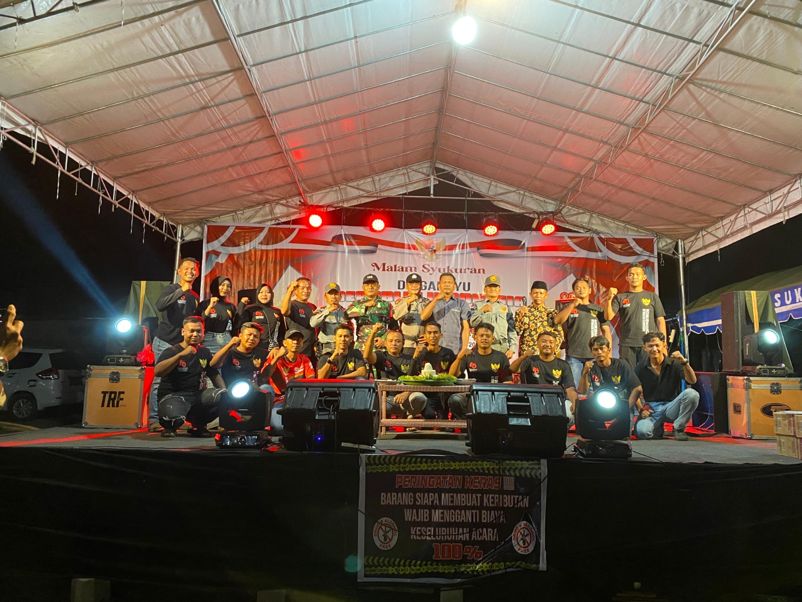 Bhabinkamtibmas Polsek Bukit Batu Hadiri Malam Syukuran HUT ke-80 RI di Kelurahan Tangkiling