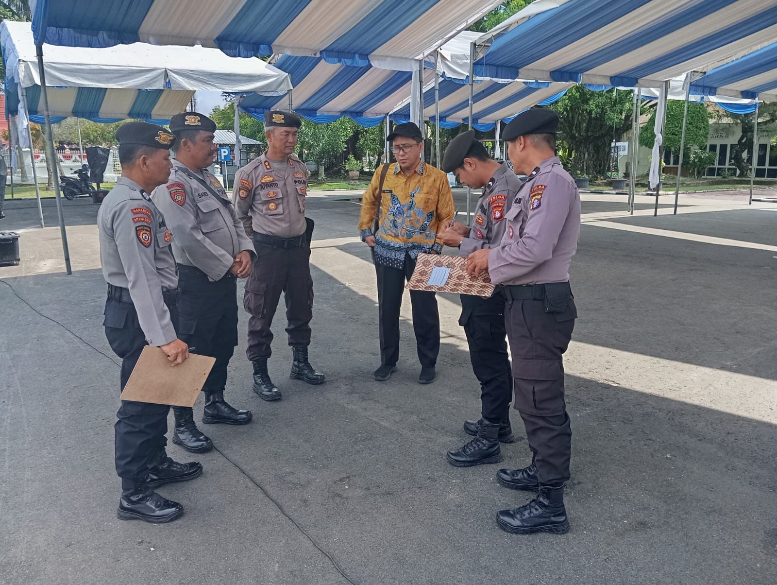 Tim Gabungan Verifikasi Kesiapan Panitia Tabligh Akbar HUT RI ke-80 di Rumah Jabatan Gubernur
