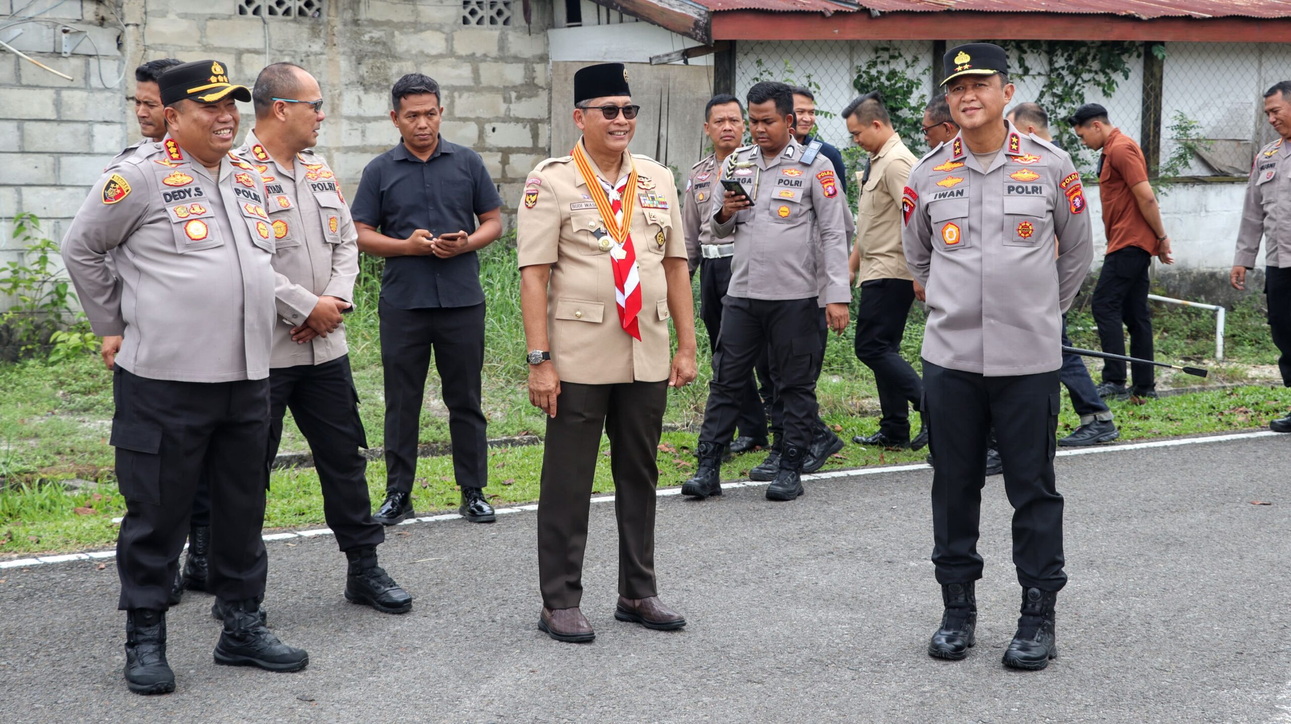 Polresta Palangka Raya Sambut Kunjungan Komjen Pol. Purn. Budi Waseso dan Kapolda Kalteng