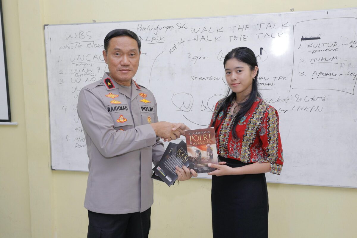 Jadi Dosen Pengajar di FISIP Universitas Palangka Raya, Wakapolda Kalteng Sampaikan Materi Pendidikan Anti Korupsi