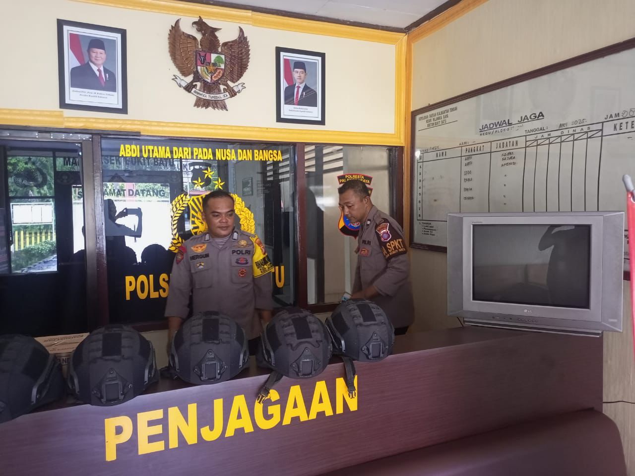 Di Penjagaan, Polsek Bukit Batu Periksa Barang Inventaris