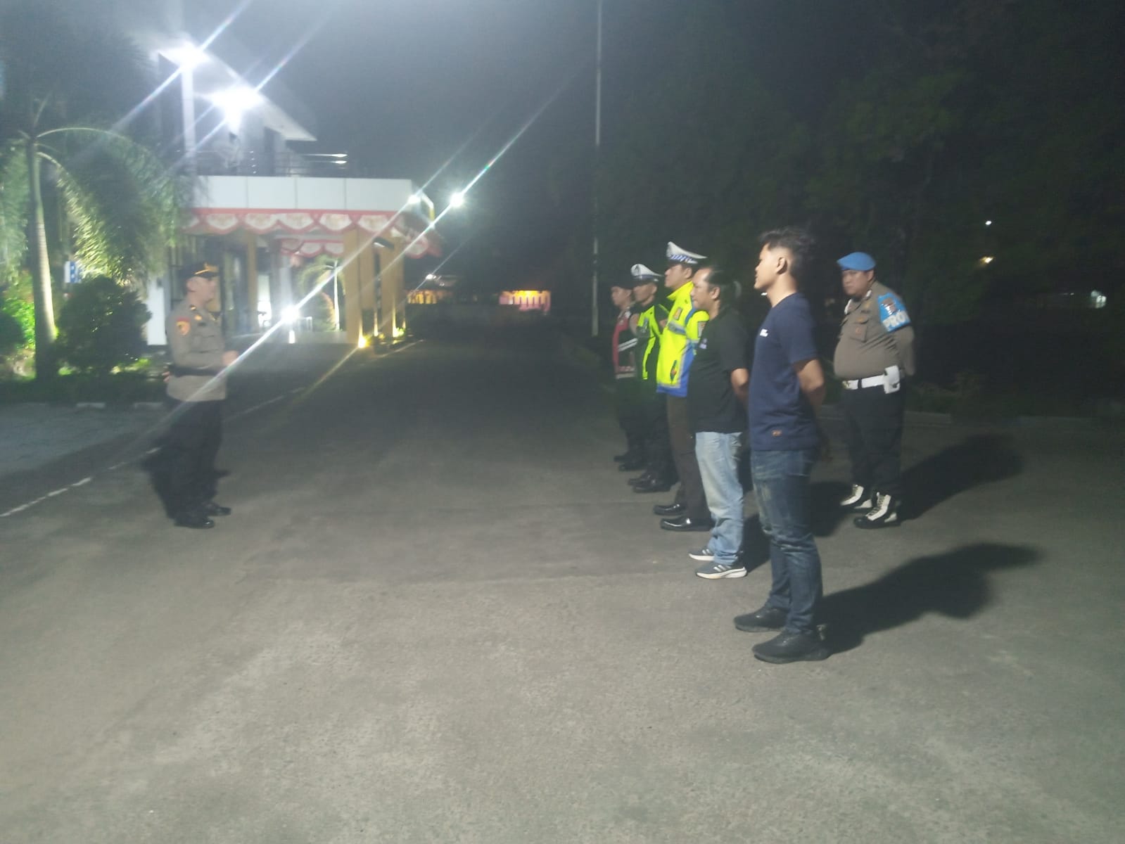 Polresta Palangka Raya Mantapkan Patroli Malam Lewat Apel Kesiapan Personel