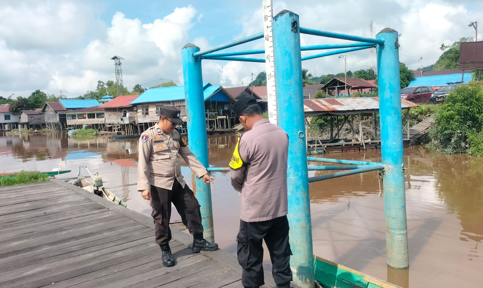 Polsek Bukit Batu Pantau Debit Air Sungai Rungan Antisipasi Banjir