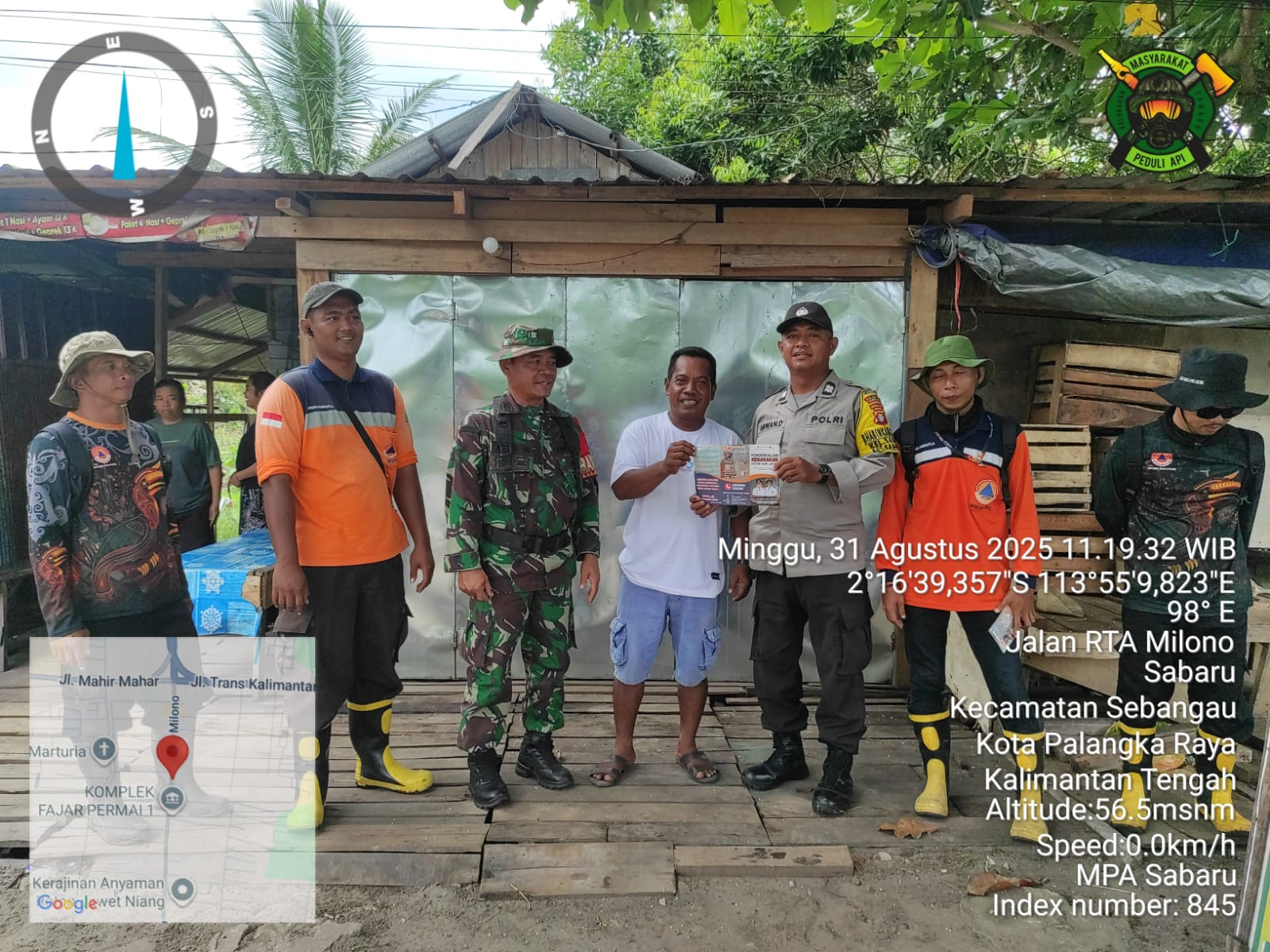 Bhabinkamtibmas Polsek Sabangau Lakukan Patroli dan Sosialisasi Karhutla bersama TSAK di Sabaru