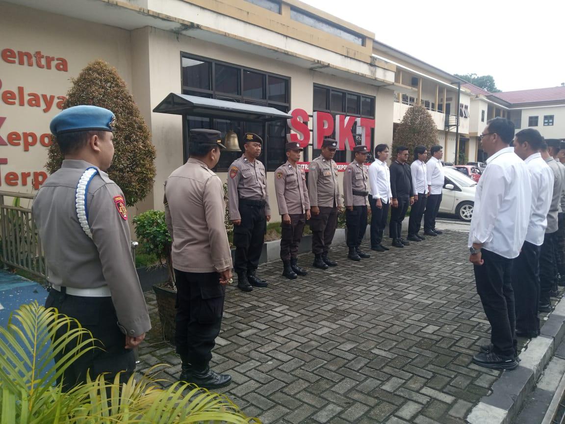 Optimalkan Pelayanan Kepolisian, Kanit 1 SPKT Pimpin Serah Terima Jaga di Mapolresta Palangka Raya