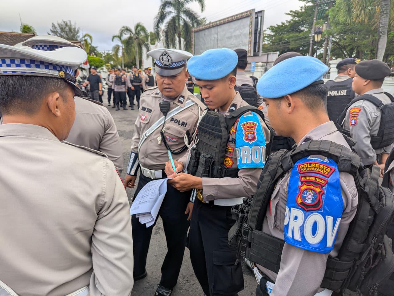 Jelang Pengamanan, Polresta Palangka Raya Gelar Apel Kesiapan di Kantor DPRD