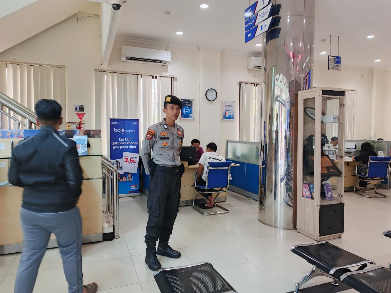 Satpamobvit Polresta Palangka Raya Siaga Amankan saat Layanan Perbankan