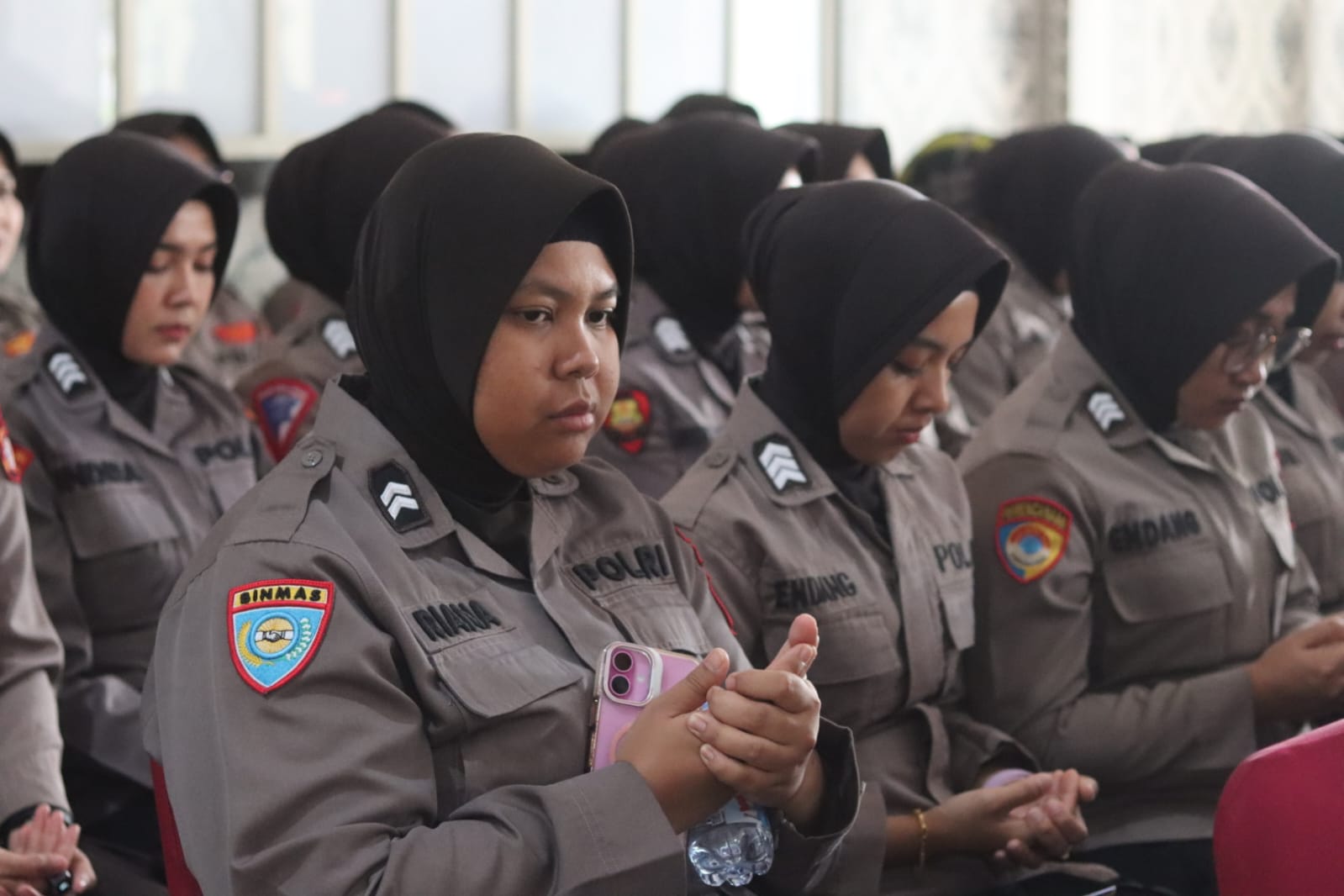 Peringati Hari Jadi ke-77, Polwan Polresta Palangka Raya Menggelar Do’a Bersama