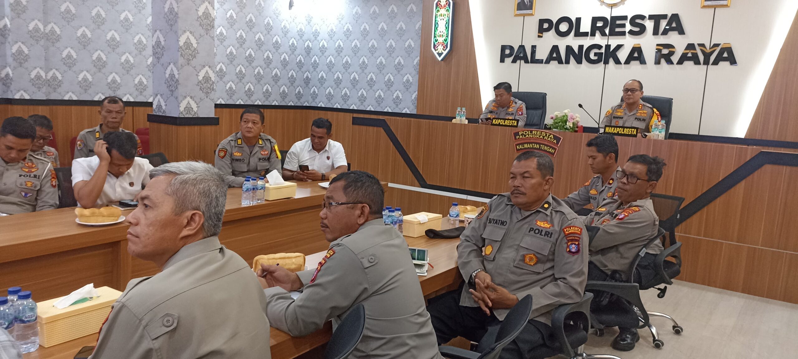 Kapolresta Palangka Raya bersama PJU Ikuti Vicon Anev Situasi Kamtibmas Kapolda Kalteng